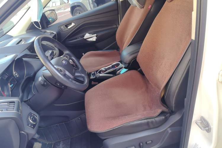 Used Ford Kuga 2013 2.0L GTDi Four-Wheel-Drive Sport Model Left Front Seat