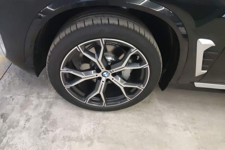 Used BMW X5 2023 xDrive 30Li Luxury M Sport Package Exterior 7