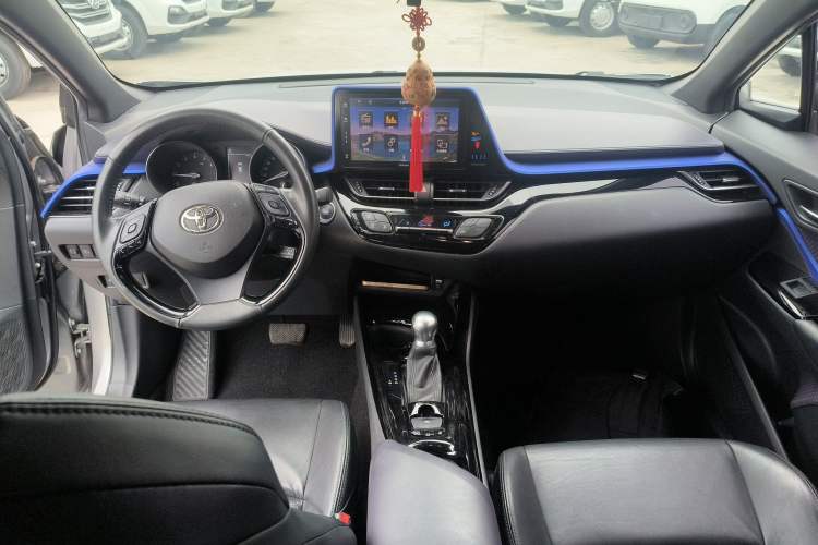 Used Toyota IZOA 2018 2.0L Yichi Version China VI Standard