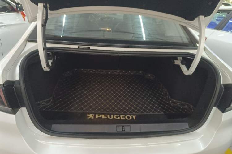 Used Peugeot 308 2018 1.6L Automatic Luxury Edition
