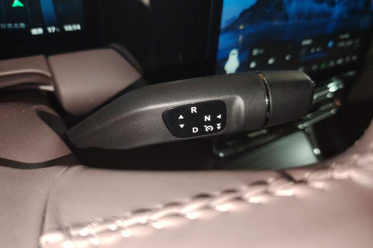 Used Leapmotor C11 2023 Pure Electric 580 All-Wheel-Drive Performance Edition Gear Lever