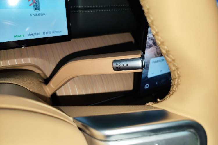 Used Chery T11 2026 Model 220 All-Wheel Drive Dual IMAX Theater Edition