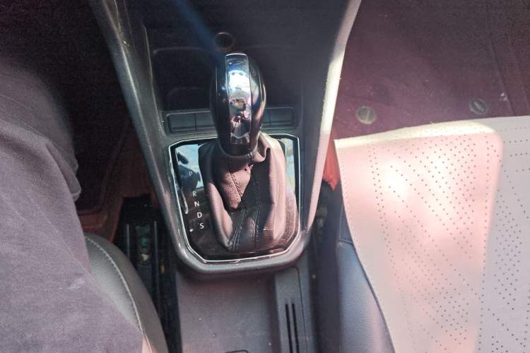 Used Volkswagen Jetta 2017 1.5L Automatic Comfort Model Gear Lever