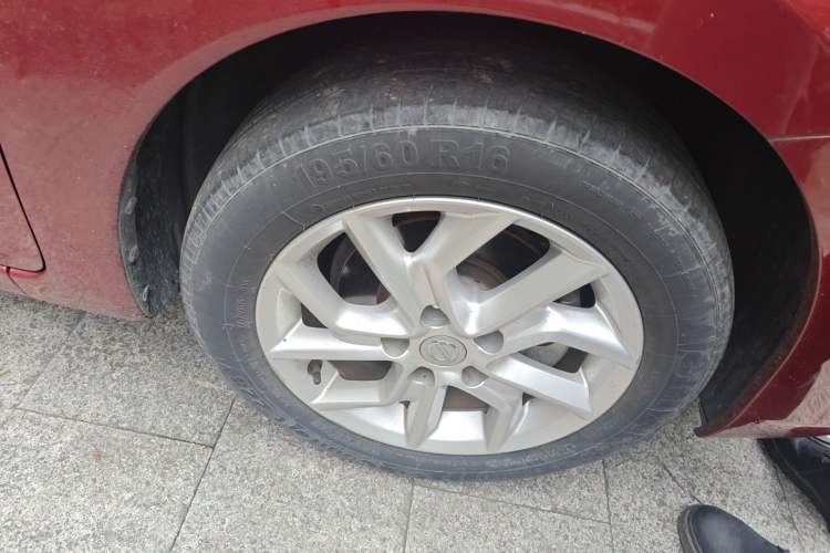 Used Nissan Tiida 2021 1.6L CVT Smart Drive Edition Right Front Wheel Hub