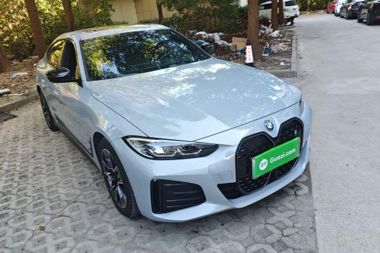 Used BMW i4 2022 eDrive40
