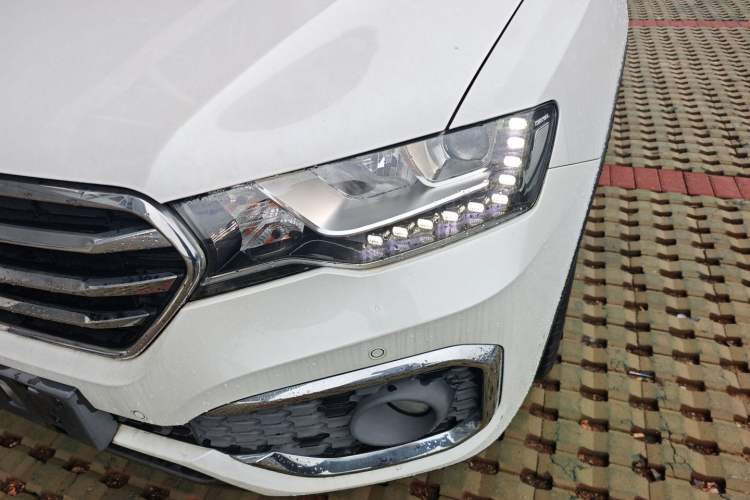 Used Haval H6 Coupe 2018 Blue Label 1.5T Automatic Two-Wheel Drive Ultra-Luxury Model Left Front Headlight