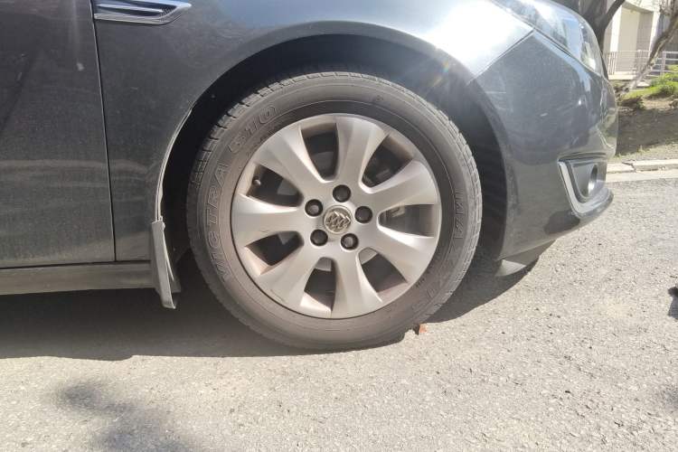 Used Buick Regal 2014 2.0L Leading Fashion Edition Right Front Wheel Hub