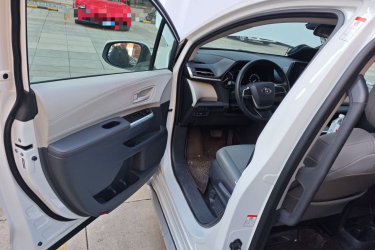 Used Toyota Granvia 2023 2.5L Hybrid Comfort Edition Driver Seat