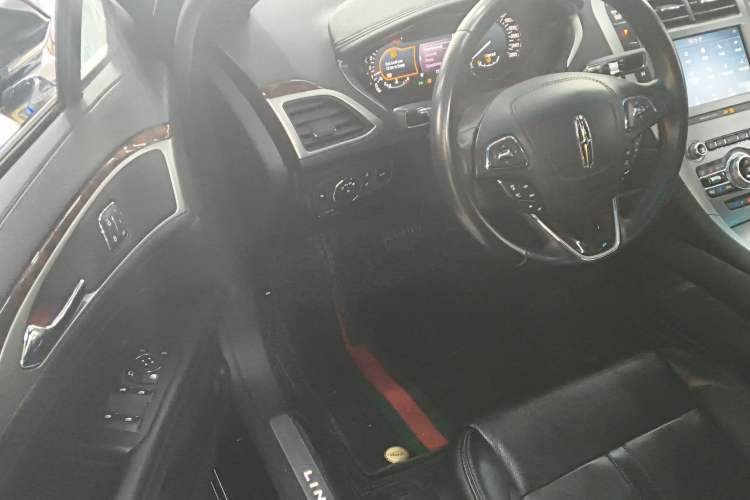 Used Lincoln MKZ 2019 2.0T Luxury Edition China VI Standard Interior 3