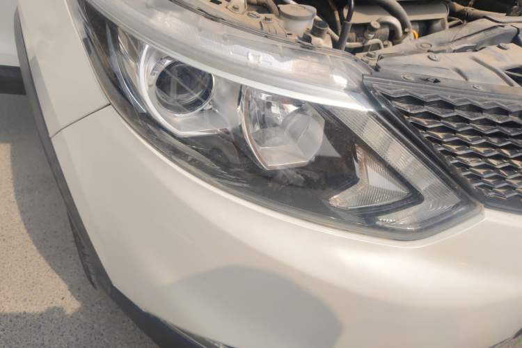 Used Nissan Qashqai 2017 2.0L CVT Smart Enjoyment Version China V Standard Right Front Headlight