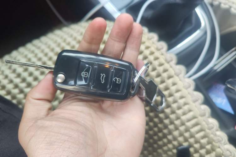 Used Volkswagen Lavida 2013 1.6L Manual Comfort Edition
