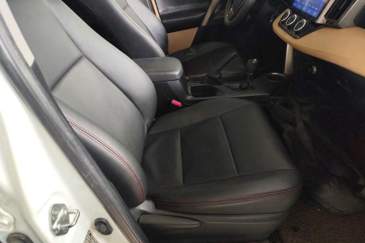 Used Toyota RAV4 2013 2.0L CVT Two-Wheel Drive Urban Edition