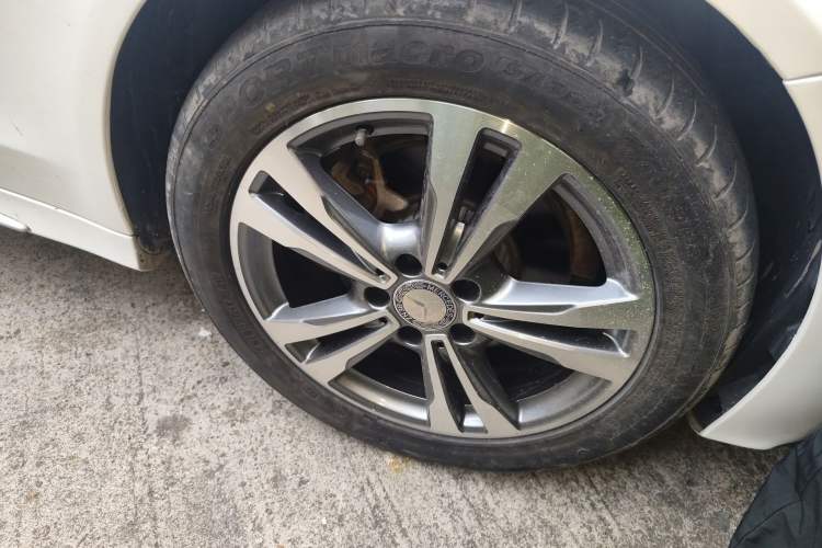 Used Mercedes-Benz C-Class 2015 Revised C 200 L Sport Edition Right Front Wheel Hub