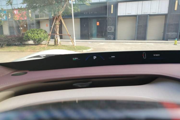 Used Xiaomi Auto YU7 2025 Ultra-Long Range High-Performance All-Wheel-Drive Max Edition
