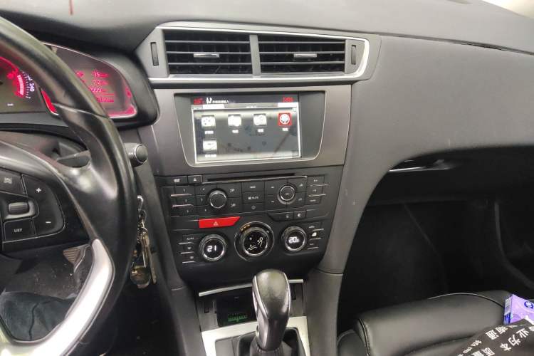 Used DS 5LS 2014 1.6T Elegant Version THP160