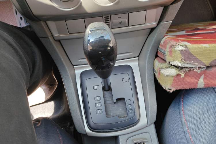 Used Ford Focus 2013 Hatchback Classic 1.8L Automatic Base Model Gear Lever