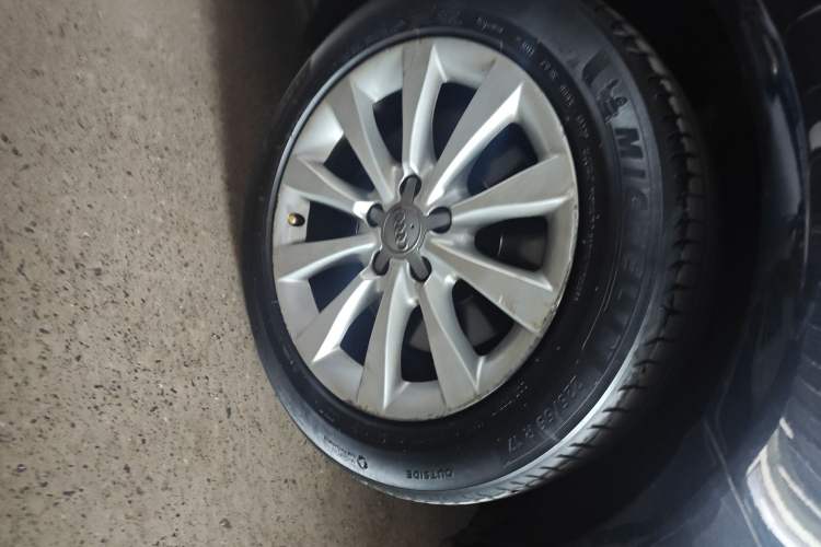 Used Audi A6L 2015 TFSI Millionth Anniversary Intelligent Model Right Front Wheel Hub