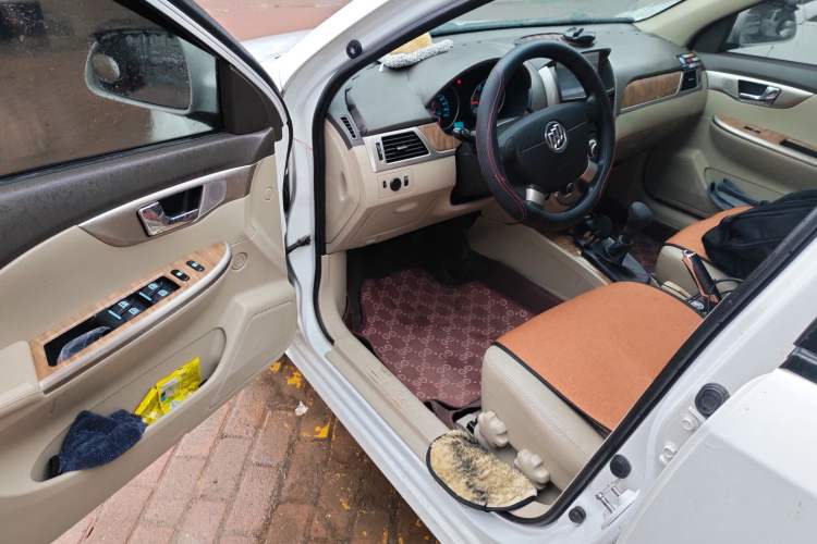 Used Buick Excelle 2015 1.5L Manual Classic Trim Driver Seat