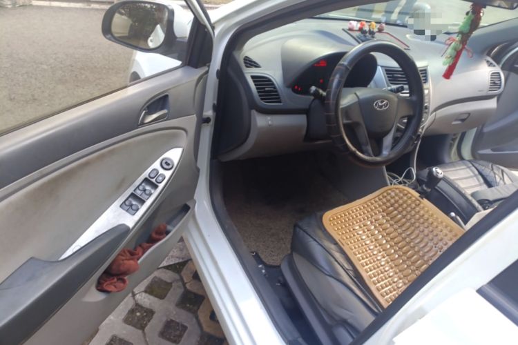 Used Hyundai Verna (older generation) 2016 1.4L Manual Smart GLS Trim
