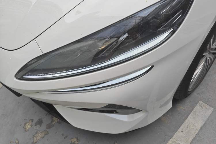 Used Denza Z9 2024 1100 km All-Wheel-Drive Ultra Version Left Front Headlight