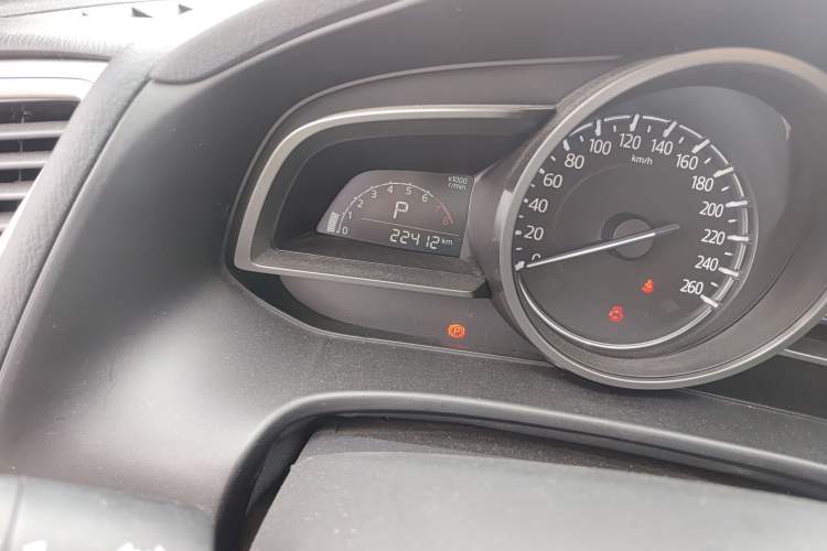 Used Mazda 3 Axela 2019 Cloud-Controlled Sedan 1.5L Automatic Luxury Model China VI Standard Odometer Close Up