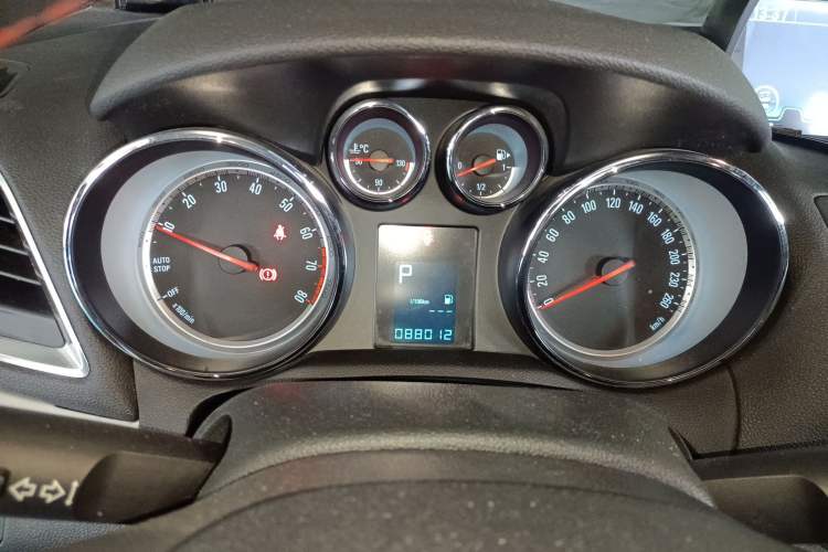 Used Buick Encore 2015 1.4T Automatic Two-Wheel Drive Urban Elite Version
