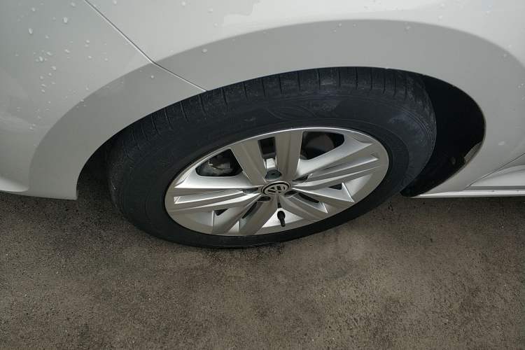 Used Volkswagen Santana 2017 Haval H6 1.6L Automatic Fashion Edition Exterior 4