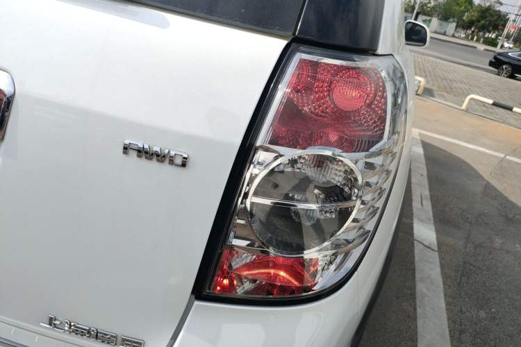 Used Chevrolet Captiva 2014 2.4L 4x4 Flagship Edition 7 Seats Right Rear Taillight