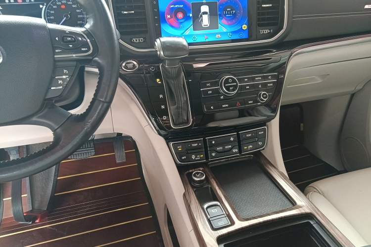 Used GAC Trumpchi M8 2018 320T Luxury Edition Gear Lever