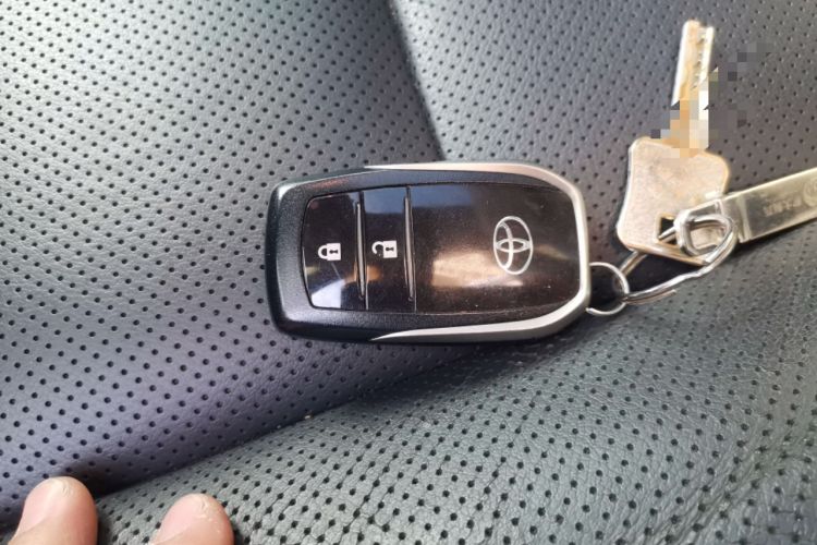 Used Toyota Highlander 2018 2.0T Four-Wheel Drive Luxury Edition 7 Seats China V Emission Standard
