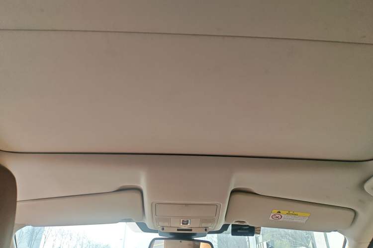 Used Land Rover Discovery Sport 2018 240 PS HSE LUXURY Edition Headliner