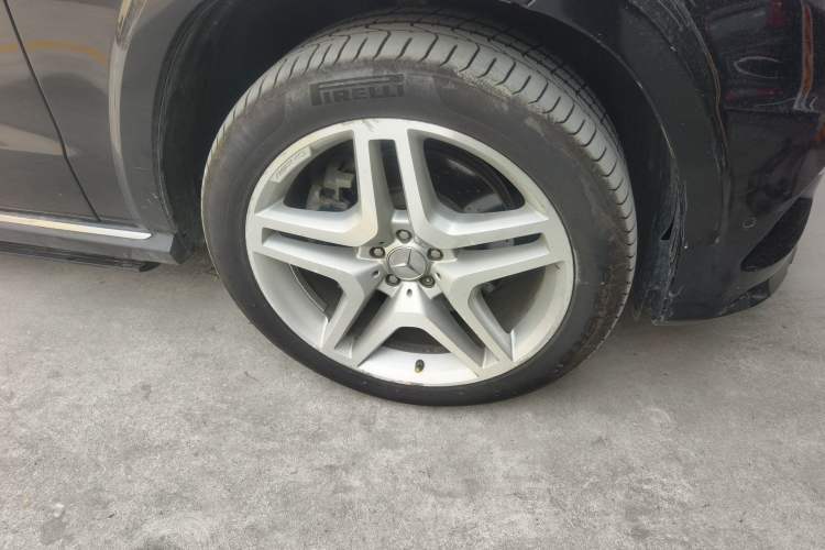 Used Mercedes-Benz GL-Class 2014 GL 350 CDI 4MATIC Right Front Wheel Hub