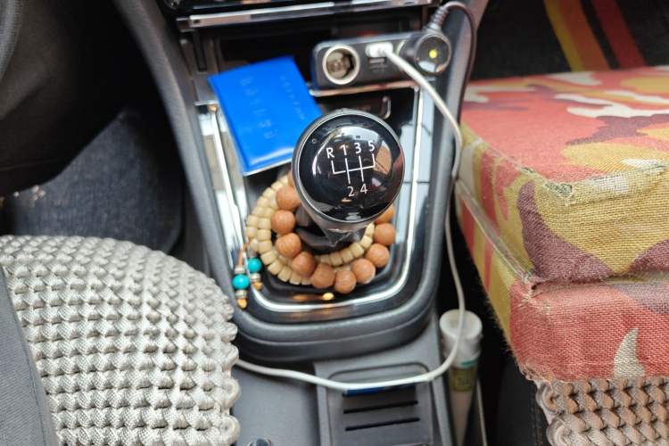 Used Volkswagen Bora 2014 1.6L Manual Comfort Model Gear Lever