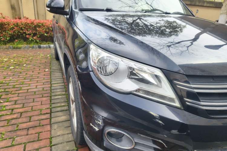 Used Volkswagen Tiguan 2010 1.8TSI Automatic All-Wheel-Drive Elite Edition Right Front Headlight