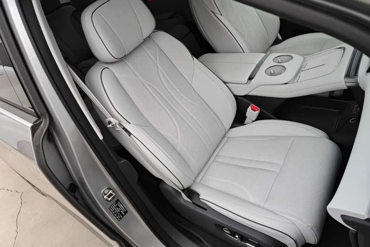 Used XPeng X9 2025 740 Ultra-Long Range Max