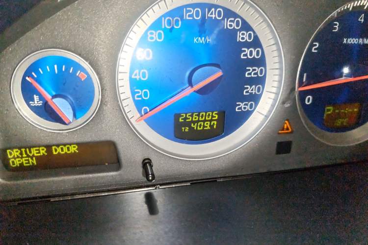 Used Volvo XC90 2011 2.5T Nordic-style Sport Edition Odometer Close Up