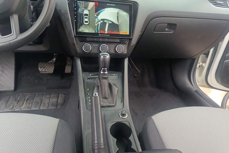 Used Skoda Octavia 2017 Classic Model 1.6L Automatic Standard Edition