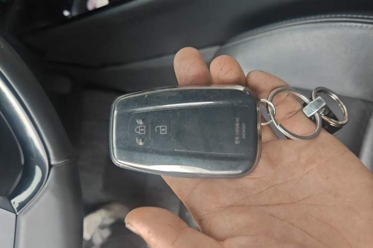 Used Toyota IZOA 2018 2.0L Yichi Version China VI Standard