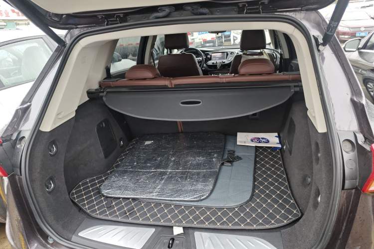 Used Buick Envision 2018 20T Two-Wheel Drive Luxury Model Trunk