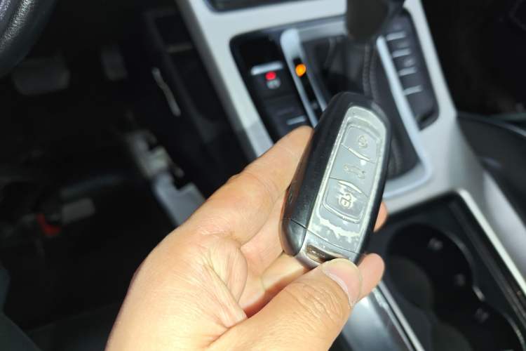 Used Geely Auto Emgrand X7 Sport 2018 1.8TD Automatic Two-Wheel Drive Zhiya Model