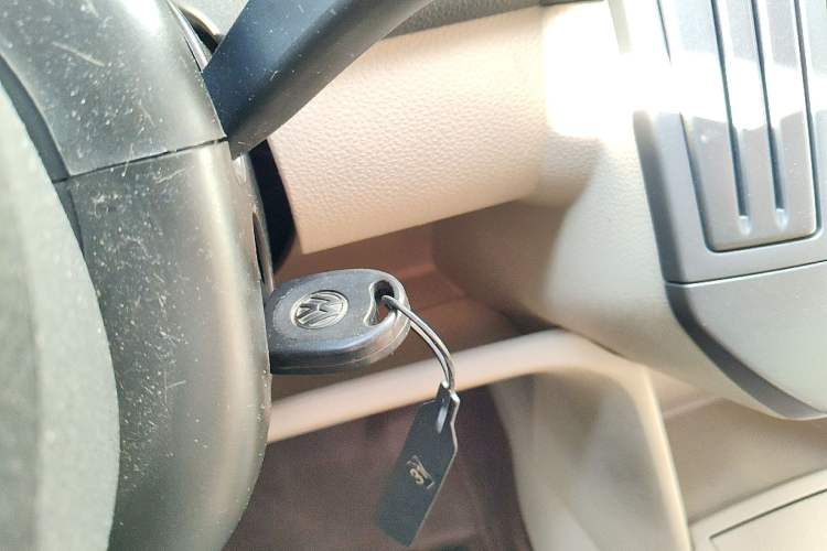 Used Volkswagen Polo 2011 Jingqu 1.6L Manual - Real Cool Edition