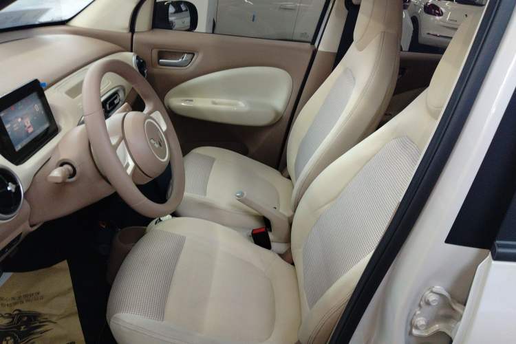 Used Wuling Hongguang MINIEV 2025 Four-Door Version Advanced Edition Left Front Seat