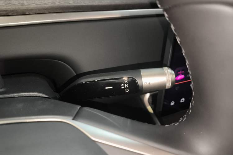 Used ONVO Luxeed L90 2025 Model—Max Six-Seater Version