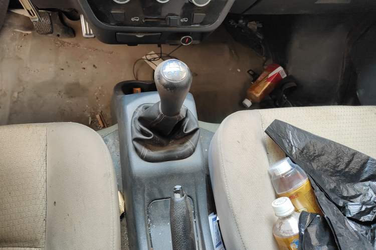 Used Jinbei Hiace X30 2013 1.3L Standard Version
