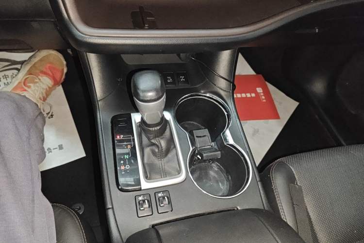 Used Toyota Highlander 2015 2.0T Four-Wheel Drive Luxury Edition 7-Seater Gear Lever