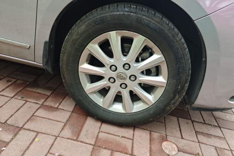 Used Buick GL8 2013 3.0L GT Luxury Business Haoya Edition Right Front Wheel Hub