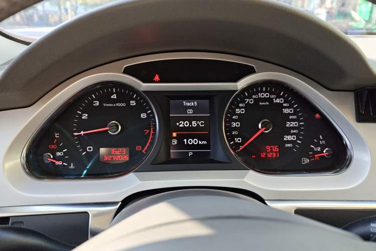 Used Audi A6L 2011 2.8 FSI Luxury Model
