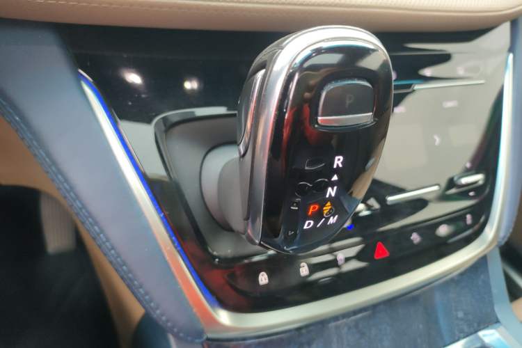 Used Buick GL8 2021 ES Land Cruiser 653T Luxury Edition