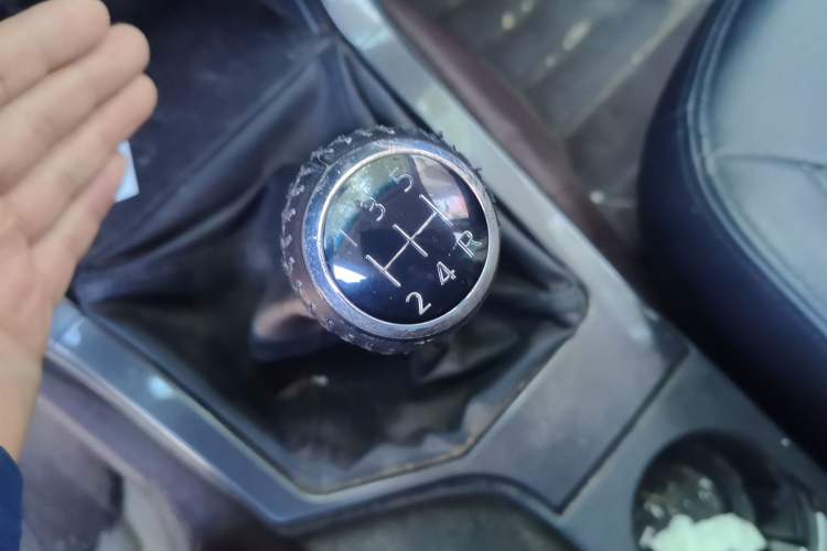 Used Great Wall Wingle 5 2017 2.0T European Version Diesel Two-Wheel Drive Advanced Large Double-Cab GW4D20E
