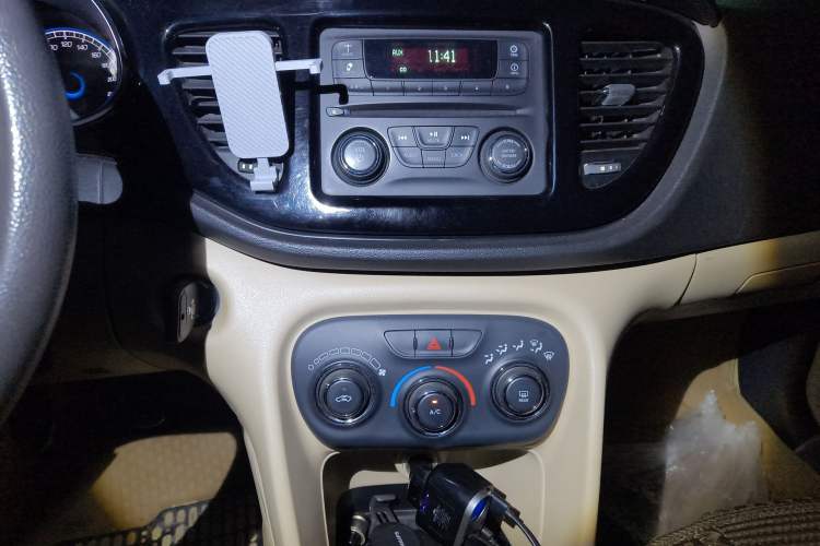 Used Fiat Viaggio 2012 1.4T Manual Enjoyment Edition Audio And AC Panel